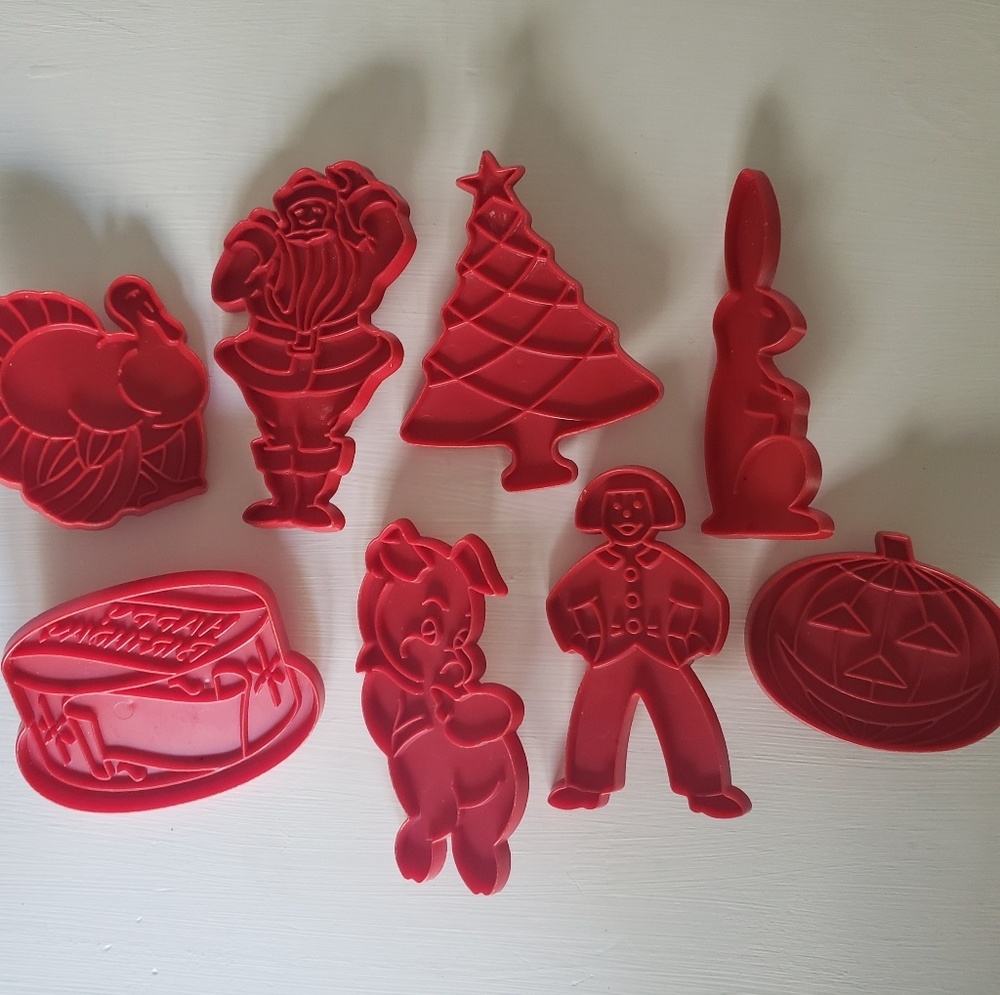 Set of 8 Vintage Tupperware Cookie Cutters